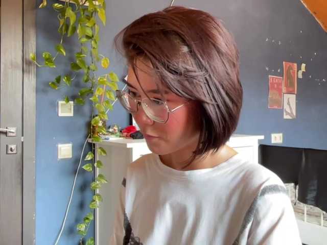 Mikiora live cam on BongaCams