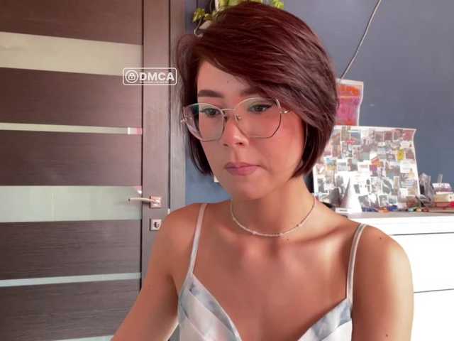 Mikiora live cam on BongaCams