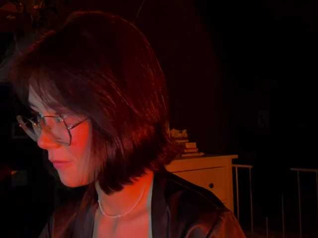 Mikiora live cam on BongaCams