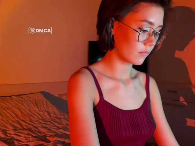 Mikiora live cam on BongaCams