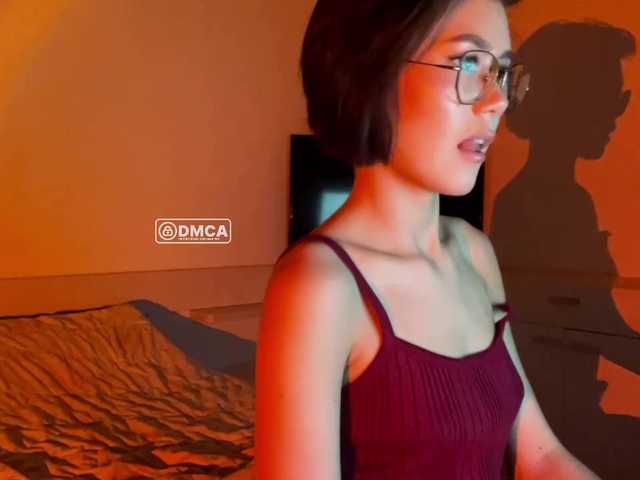 Mikiora live cam on BongaCams