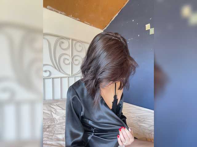Mikiora live cam on BongaCams