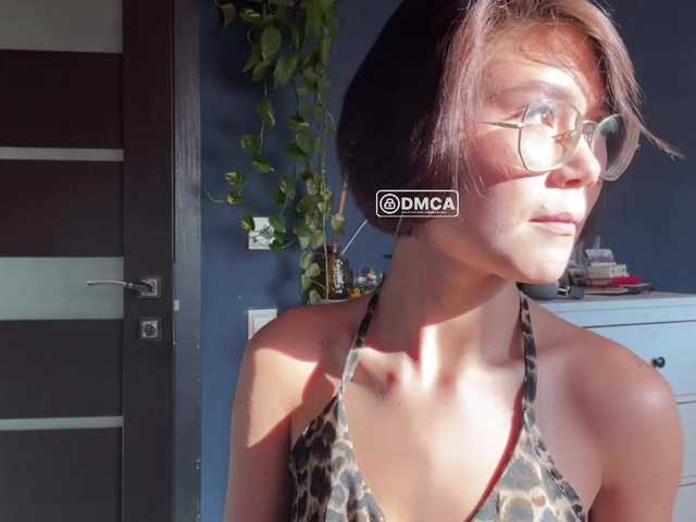 Mikiora live cam on BongaCams