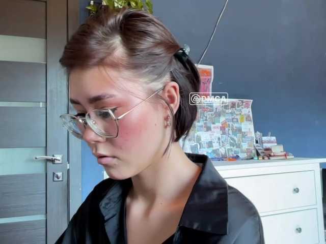 Mikiora live cam on BongaCams