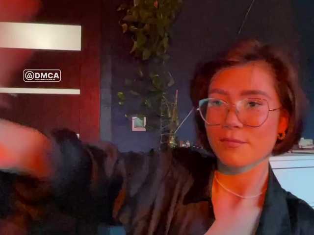 Mikiora live cam on BongaCams