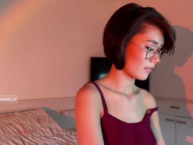 Mikiora live cam on BongaCams