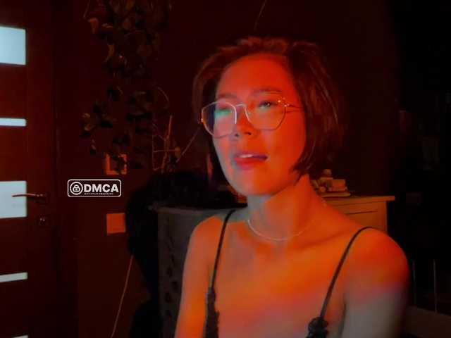 Mikiora live cam on BongaCams