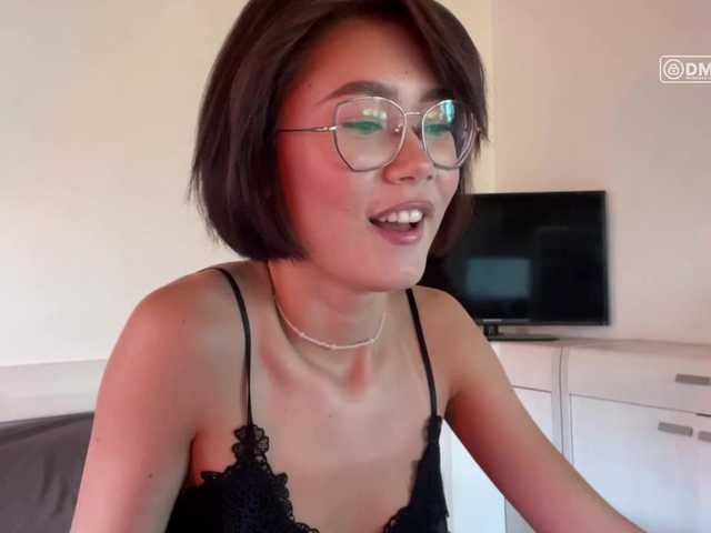 Mikiora live cam on BongaCams