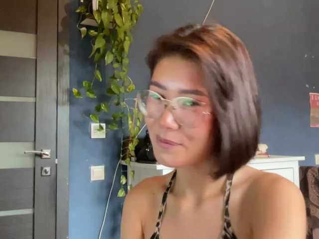 Mikiora live cam on BongaCams