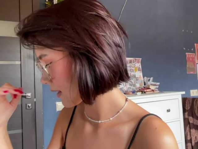 Mikiora live cam on BongaCams