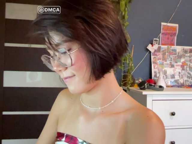 Mikiora live cam on BongaCams