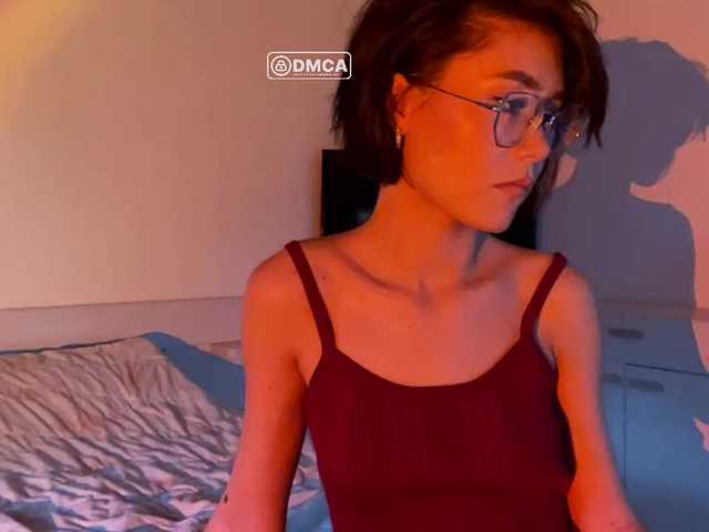 Mikiora live cam on BongaCams