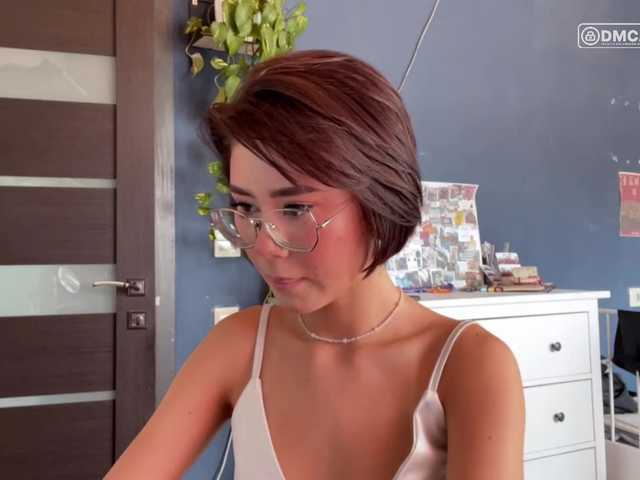 Mikiora live cam on BongaCams