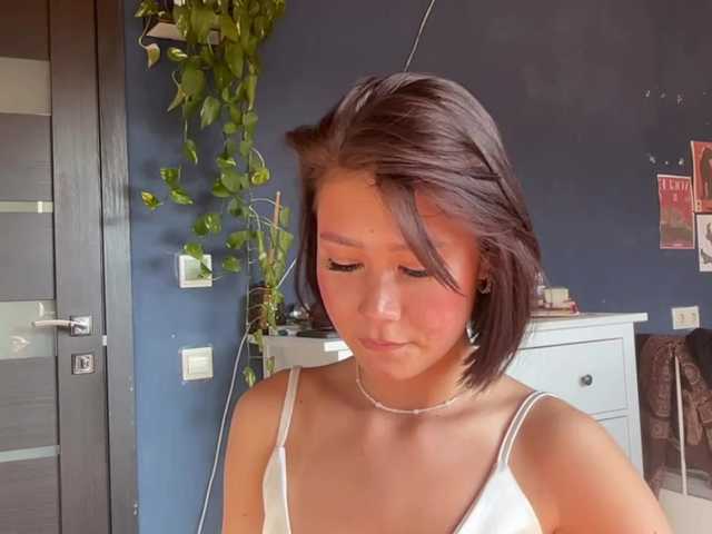 Mikiora live cam on BongaCams