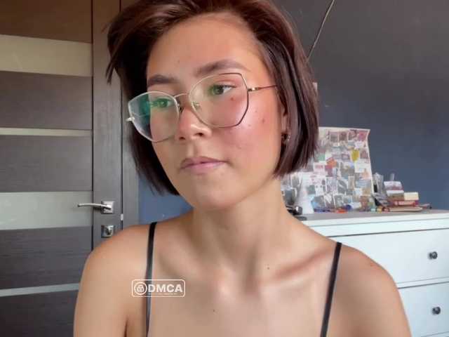 Mikiora live cam on BongaCams