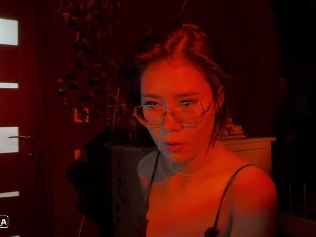 Mikiora live cam on BongaCams