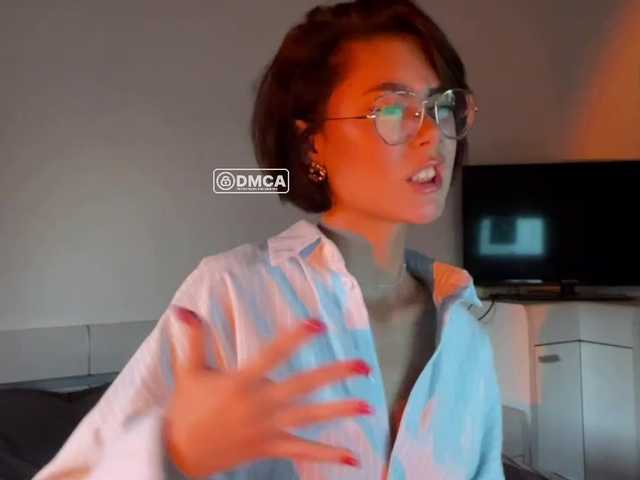 Mikiora live cam on BongaCams