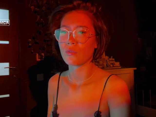 Mikiora live cam on BongaCams