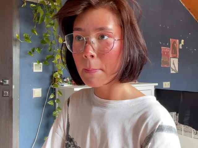 web cam show Mikiora