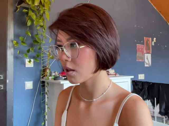 Mikiora Live Webcam on BongaCams