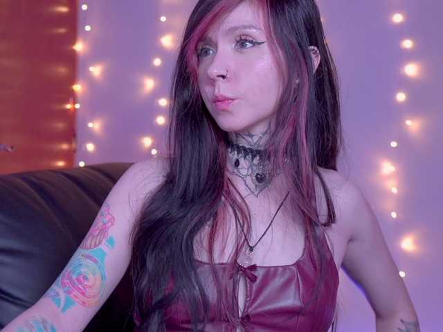 Vkatt — live female cam