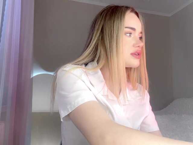 RosalindRayas live cam on BongaCams
