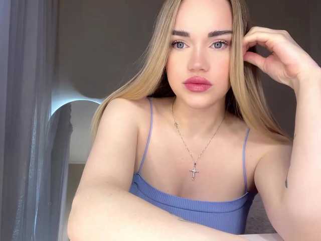 RosalindRayas live cam on BongaCams