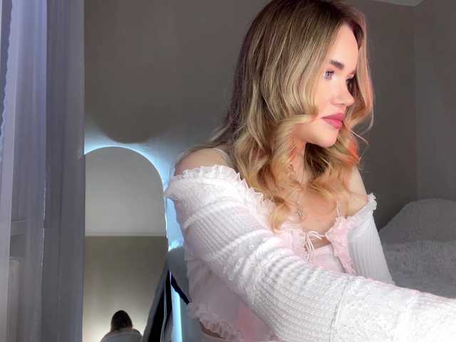 RosalindRayas live cam on BongaCams