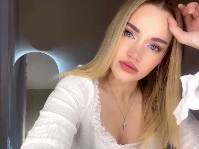 RosalindRayas live cam on BongaCams