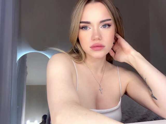 RosalindRayas live cam on BongaCams