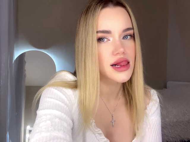 RosalindRayas live cam on BongaCams