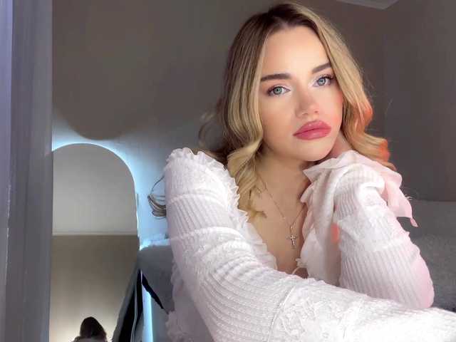 RosalindRayas live cam on BongaCams