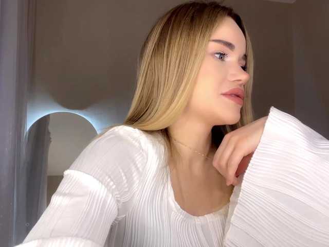 RosalindRayas live cam on BongaCams