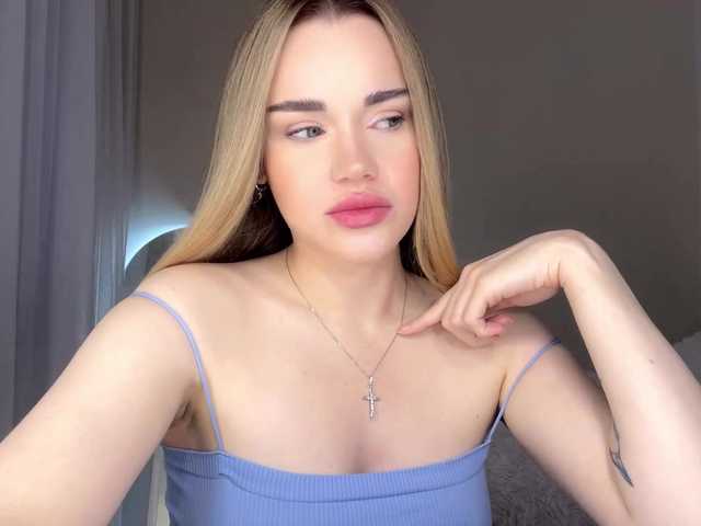 RosalindRayas live cam on BongaCams