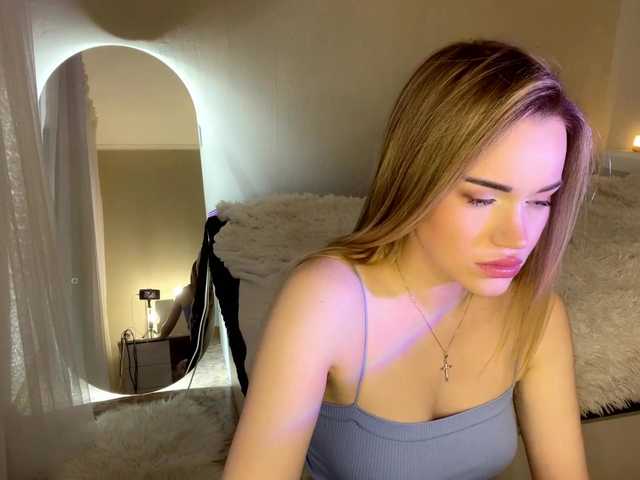 RosalindRayas live cam on BongaCams