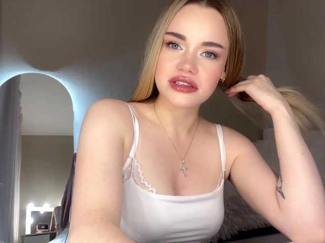RosalindRayas live cam on BongaCams