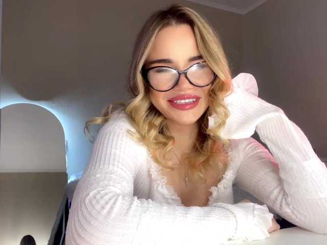 RosalindRayas live cam on BongaCams