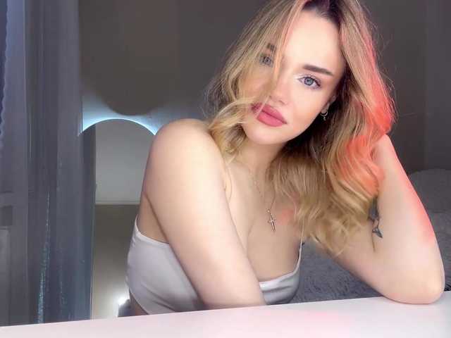 RosalindRayas live cam on BongaCams