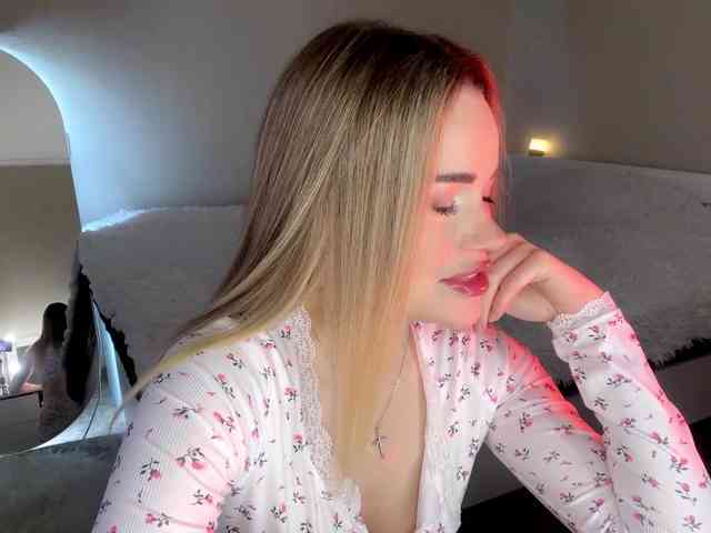 Shy_Jann webcam
