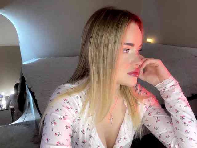 Shy_Jann webcam