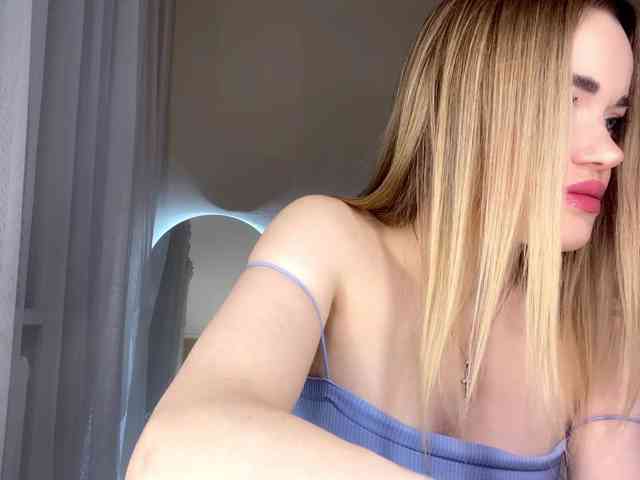 Shy_Jann webcam
