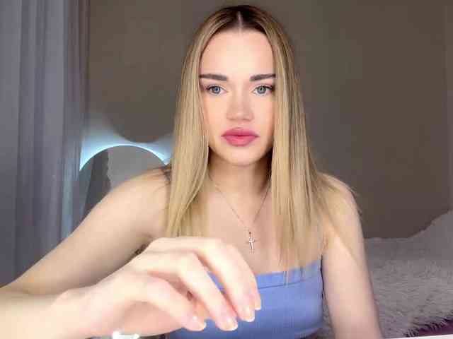 Shy_Jann webcam