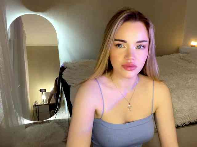 Shy_Jann webcam