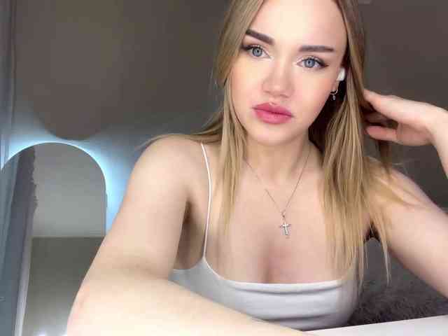 Model: Shy_Jann
