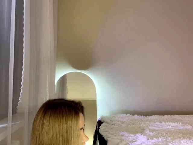 Shy_Jann webcam