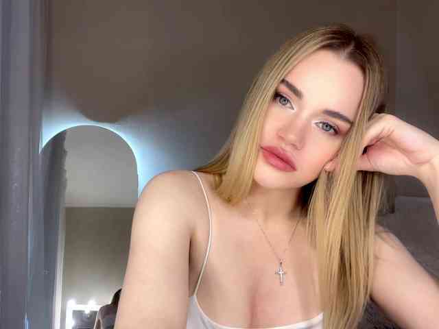 Shy_Jann webcam