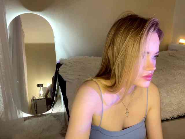 Shy_Jann webcam