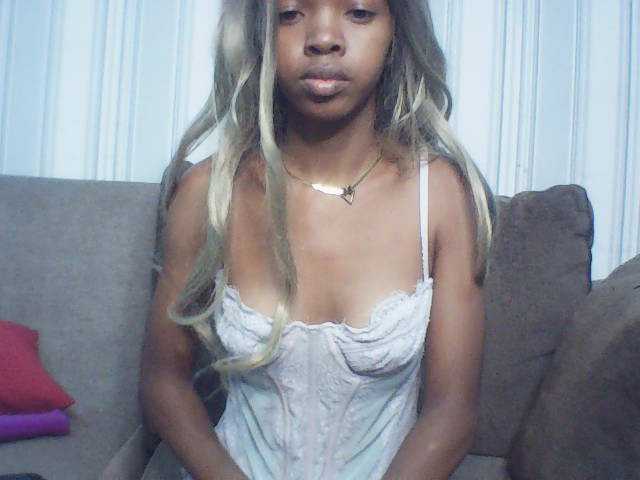 Oceanne64 live cam on BongaCams