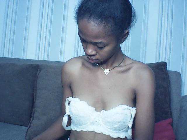 Oceanne64 live cam on BongaCams