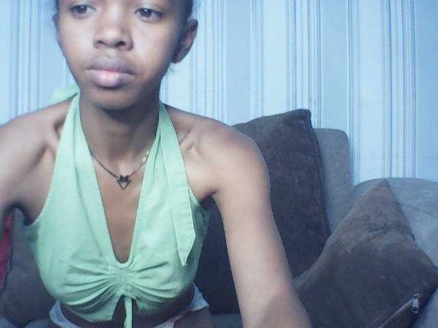 Oceanne64 live cam on BongaCams
